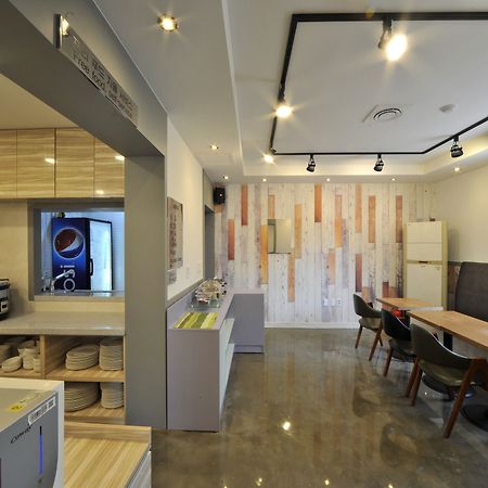 S Hotel Gwangju Metropolitan City Екстер'єр фото