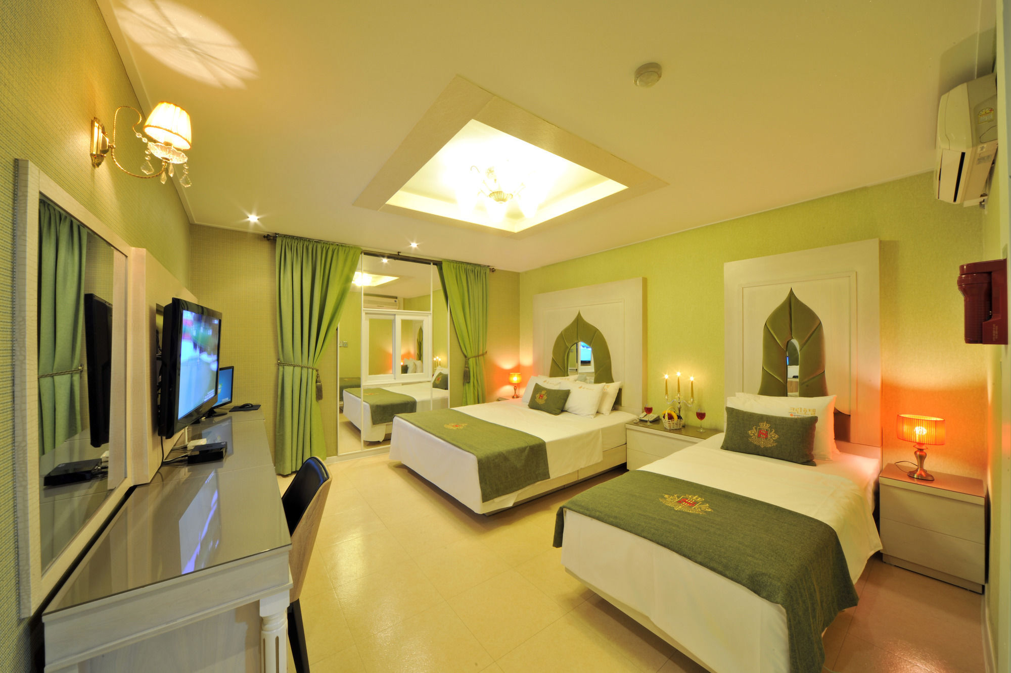 S Hotel Gwangju Metropolitan City Екстер'єр фото