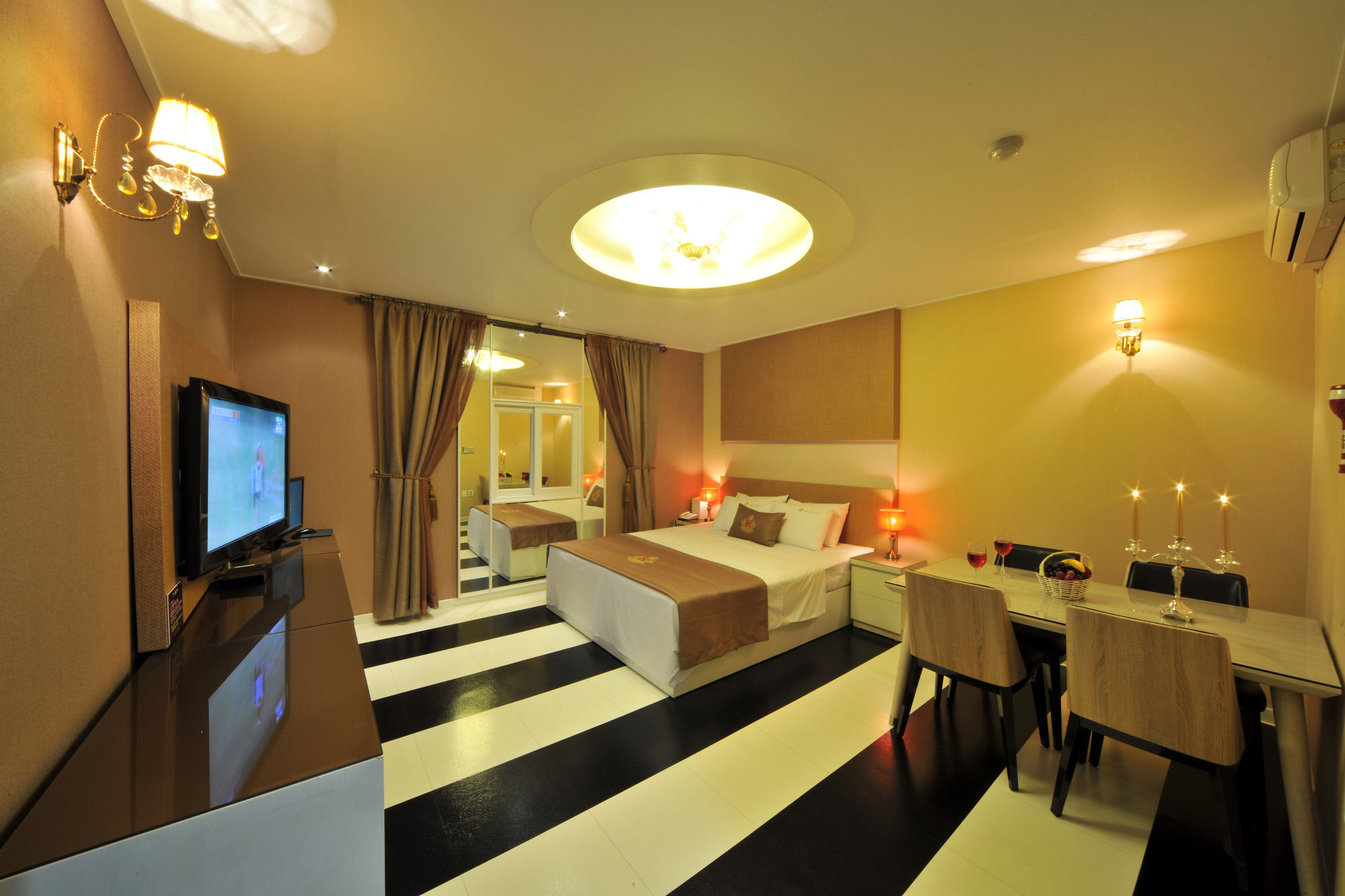 S Hotel Gwangju Metropolitan City Екстер'єр фото